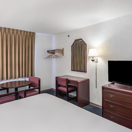Americas Best Value Inn-Wenona Екстериор снимка