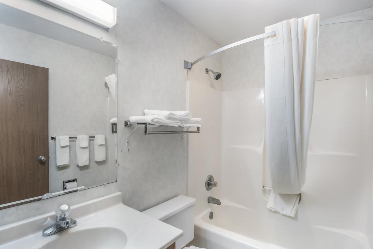 Americas Best Value Inn-Wenona Екстериор снимка
