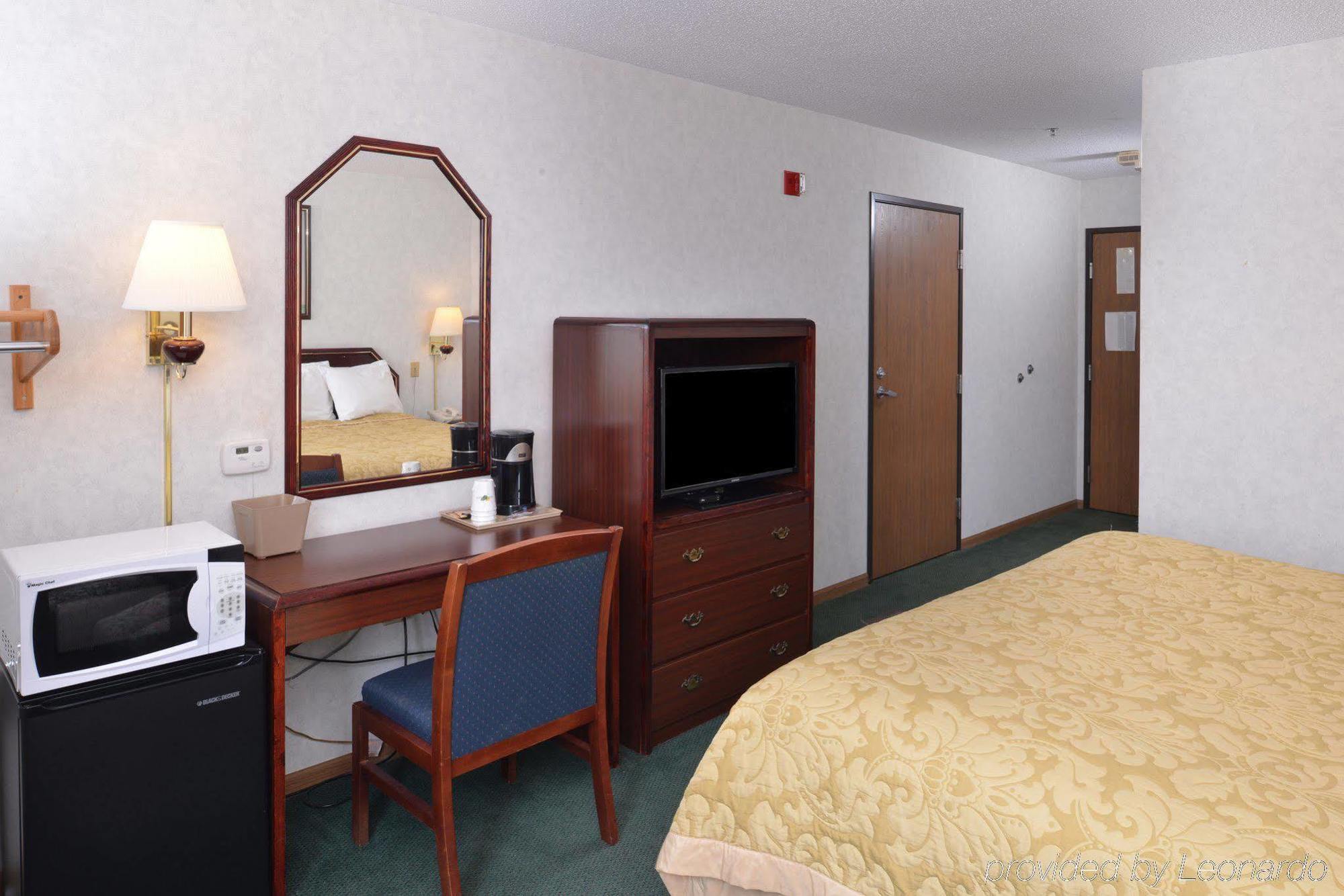 Americas Best Value Inn-Wenona Екстериор снимка