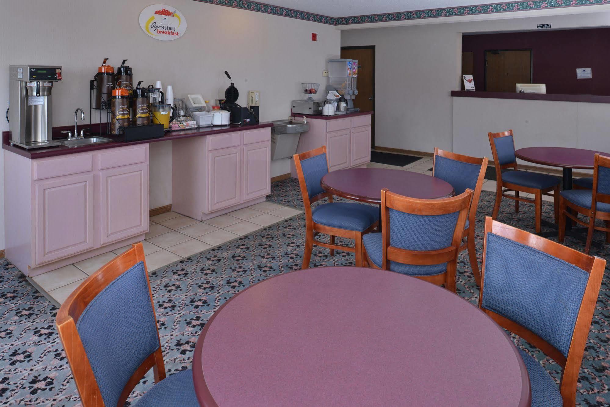 Americas Best Value Inn-Wenona Екстериор снимка