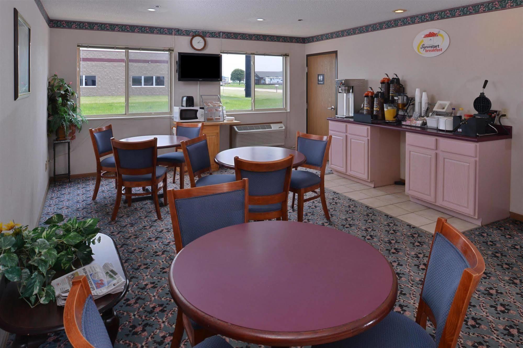 Americas Best Value Inn-Wenona Екстериор снимка